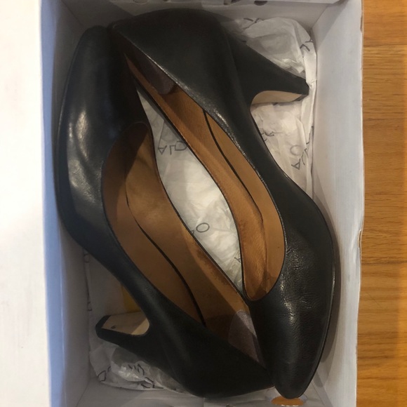 Heels - Picture 2 of 5